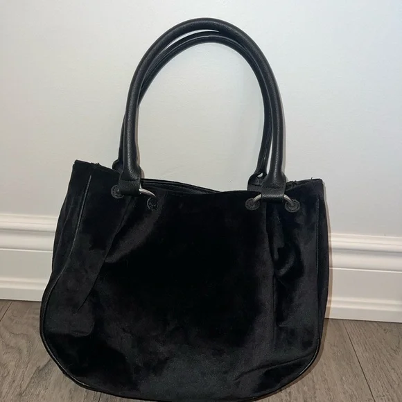 Juicy Couture Black Velvet Shoulder Bag with Heart Charm - Picture 3 of 7